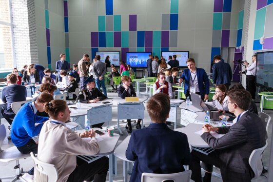 Школьники обсудили будущее российских технологий на форсайт-сессии в Москве